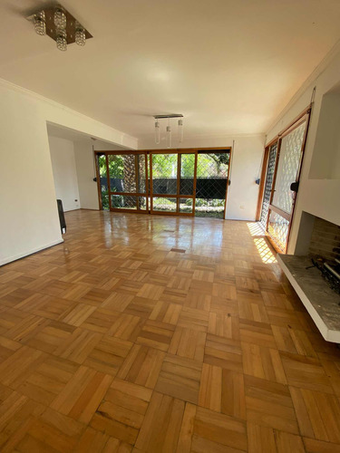 Arriendo Casa 4D 3B 2E 1B Troncos Viejos - La Reina