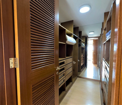 Arriendo Departamento NO 2D en suite Walk-in cl&oacute;set 3B 1E 1B Barrio El Golf - Las Condes