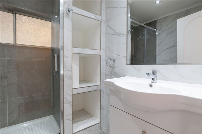 Venta Casa NP 5D en suite Walk-in cl&oacute;set 4B 2E 1Bd Los Dominicos - Las Condes