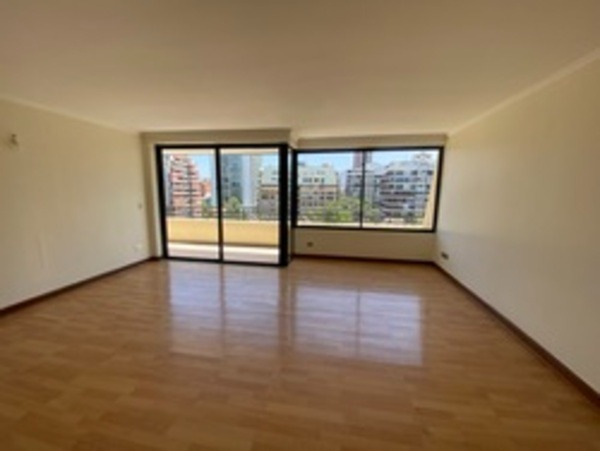 Venta Departamento N 4D en suite 3B 1E 1Bd Metro Escuela Militar - Las Condes