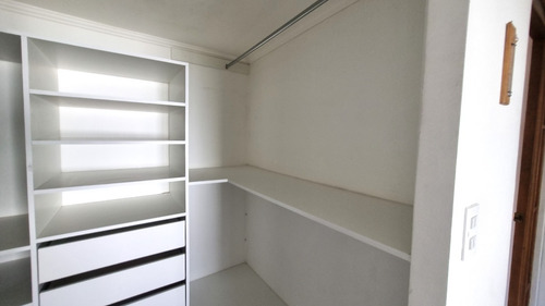 Arriendo Casa P 5D en suite Walk-in cl&oacute;set 4B 1E Carlos Ossand&oacute;n - La Reina