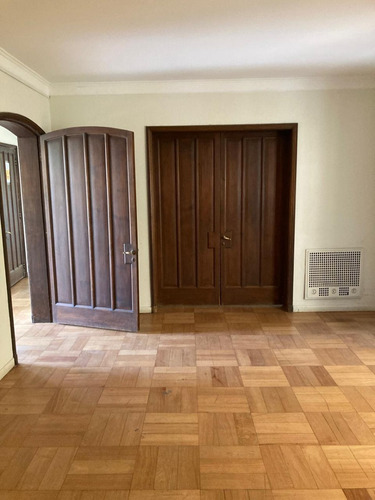 Arriendo Oficina SO 4B 3E 1B Metro Bilbao - Providencia