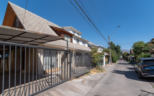 Venta Casa P 4D 2B 2E 1B Col&oacute;n Oriente - Vital Apoquindo - Las Condes
