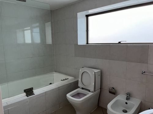 Arriendo Departamento 6D en suite Walk-in cl&oacute;set 5B 2E 1B Barrio El Golf - Las Condes