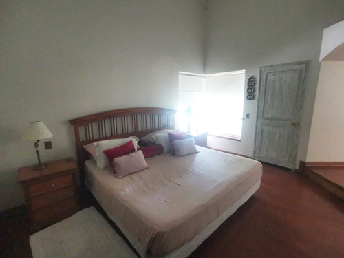 Venta Casa 5D en suite Walk-in cl&oacute;set 5B 2E Los Dominicos - Las Condes