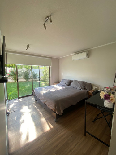 Arriendo Casa 4D en suite Walk-in cl&oacute;set 4B 2E 1B Chicureo - Colina