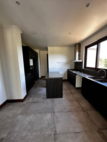 Arriendo Casa 4D 4B 4E 1B Chicureo - Colina