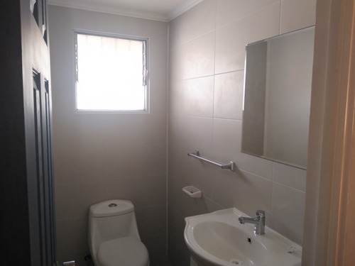 Venta Casa 3D en suite Walk-in cl&oacute;set 3B 2E Troncos Viejos - La Reina