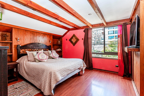 Venta Casa O 4D en suite Walk-in cl&oacute;set 4B 3E 1B Rotonda Atenas - Las Condes