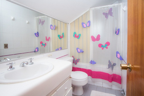 Arriendo Casa NP 6D en suite Walk-in cl&oacute;set 4B 2E 1B San Carlos de Apoquindo - Las Condes