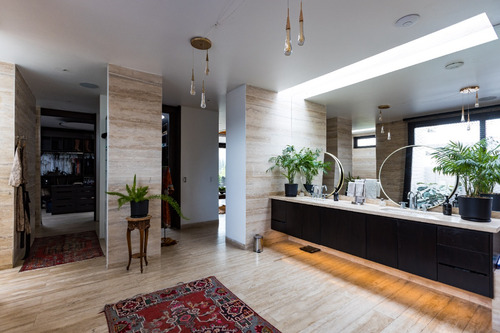 Venta Casa NO 3D en suite Walk-in cl&oacute;set 4B 8E 1B La Dehesa - Lo Barnechea