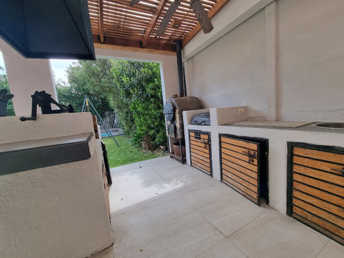 Venta Casa 5D en suite Walk-in cl&oacute;set 5B 4E 1B Chicureo - Colina