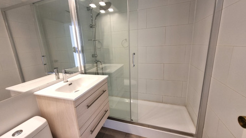 Arriendo Casa P 5D en suite Walk-in cl&oacute;set 4B 1E Carlos Ossand&oacute;n - La Reina