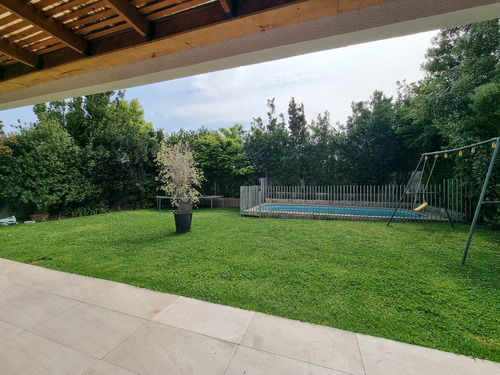 Venta Casa 5D en suite Walk-in cl&oacute;set 5B 4E 1B Chicureo - Colina