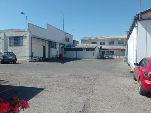 Propiedad Con Oficinas Y Galpones Con Corriente Trif&aacute;sica