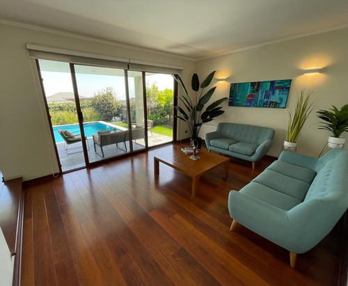 Venta Casa NO 4D en suite Walk-in cl&oacute;set 6B 3E San Carlos de Apoquindo - Las Condes