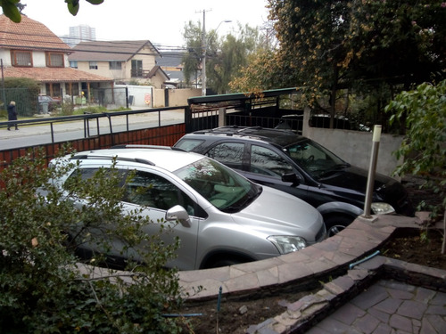 Venta Casa NO 5D 4B 2E 1B Estadio Croata - Vitacura