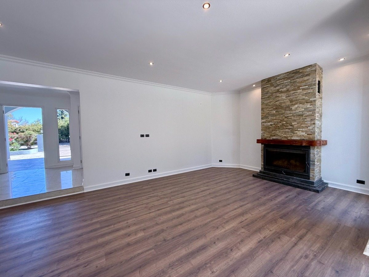 Venta Casa NP 4D en suite Walk-in cl&oacute;set 4B 5E 2Bd Chicureo - Colina