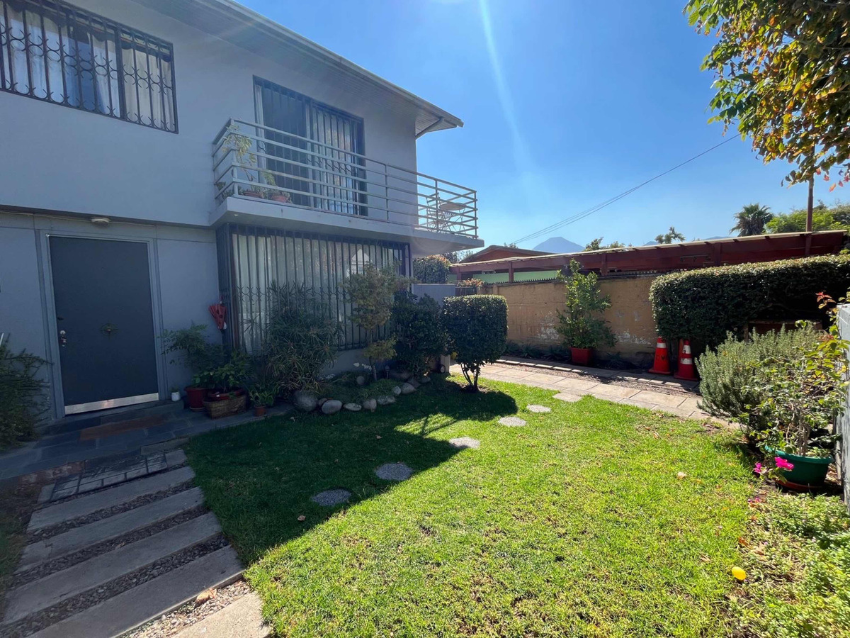 Arriendo Casa 4D 3B 1E 1Bd Metro Hernando de Magallanes - Las Condes