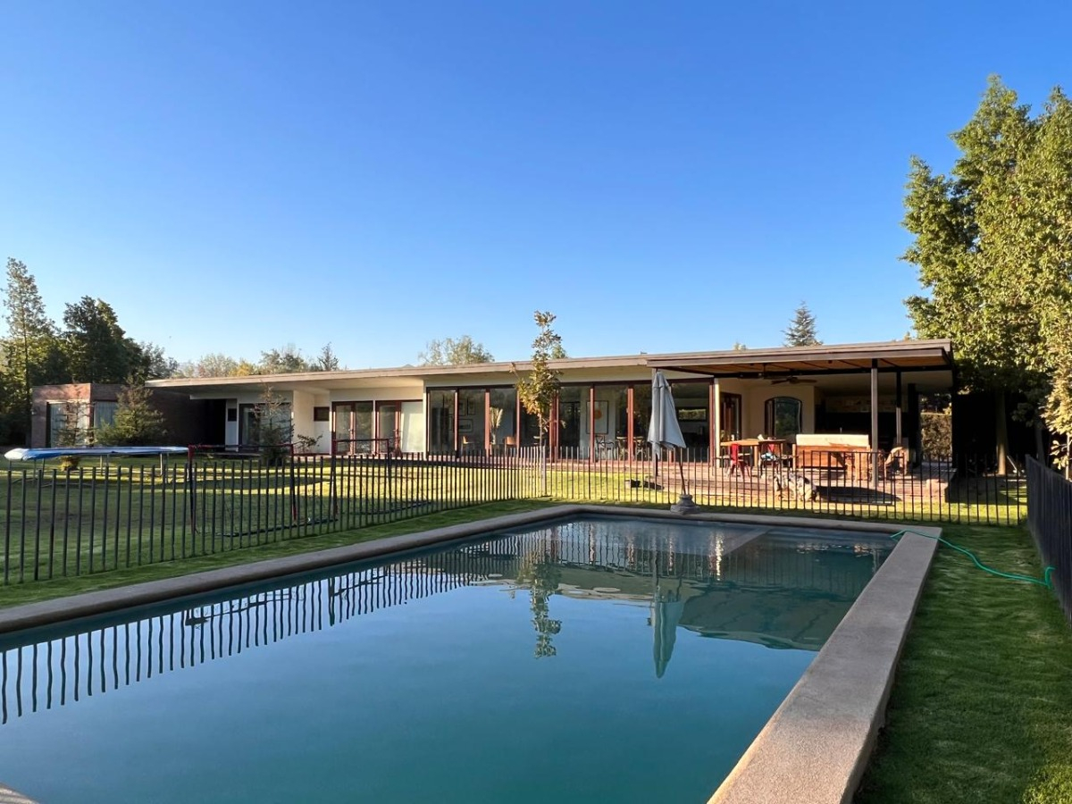 Arriendo Casa N 5D en suite Walk-in cl&oacute;set 4B 8E 2Bd Chicureo - Colina