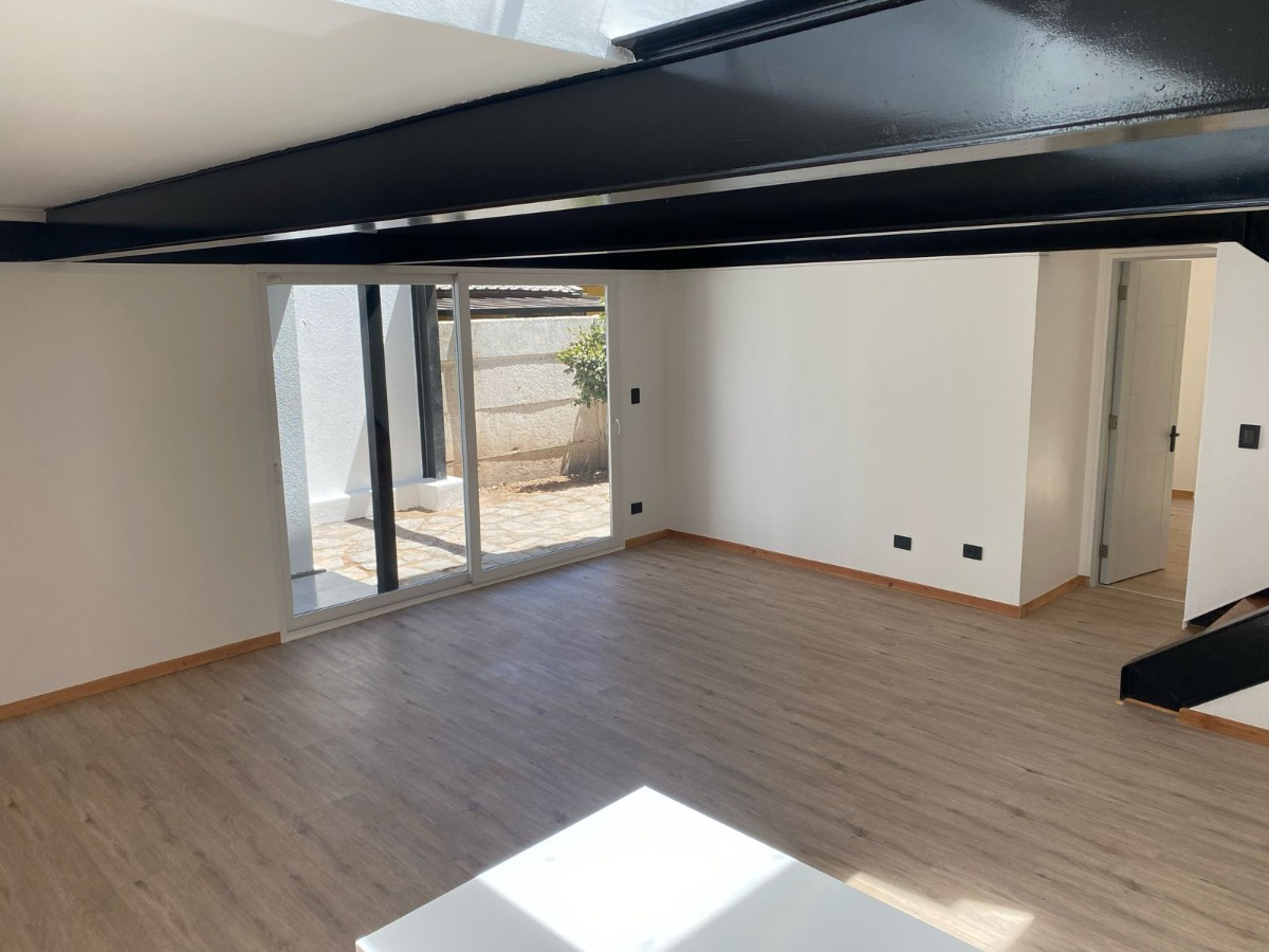 Venta Casa NO 3D en suite Walk-in cl&oacute;set 3B 2E 1Bd Estoril - Las Condes