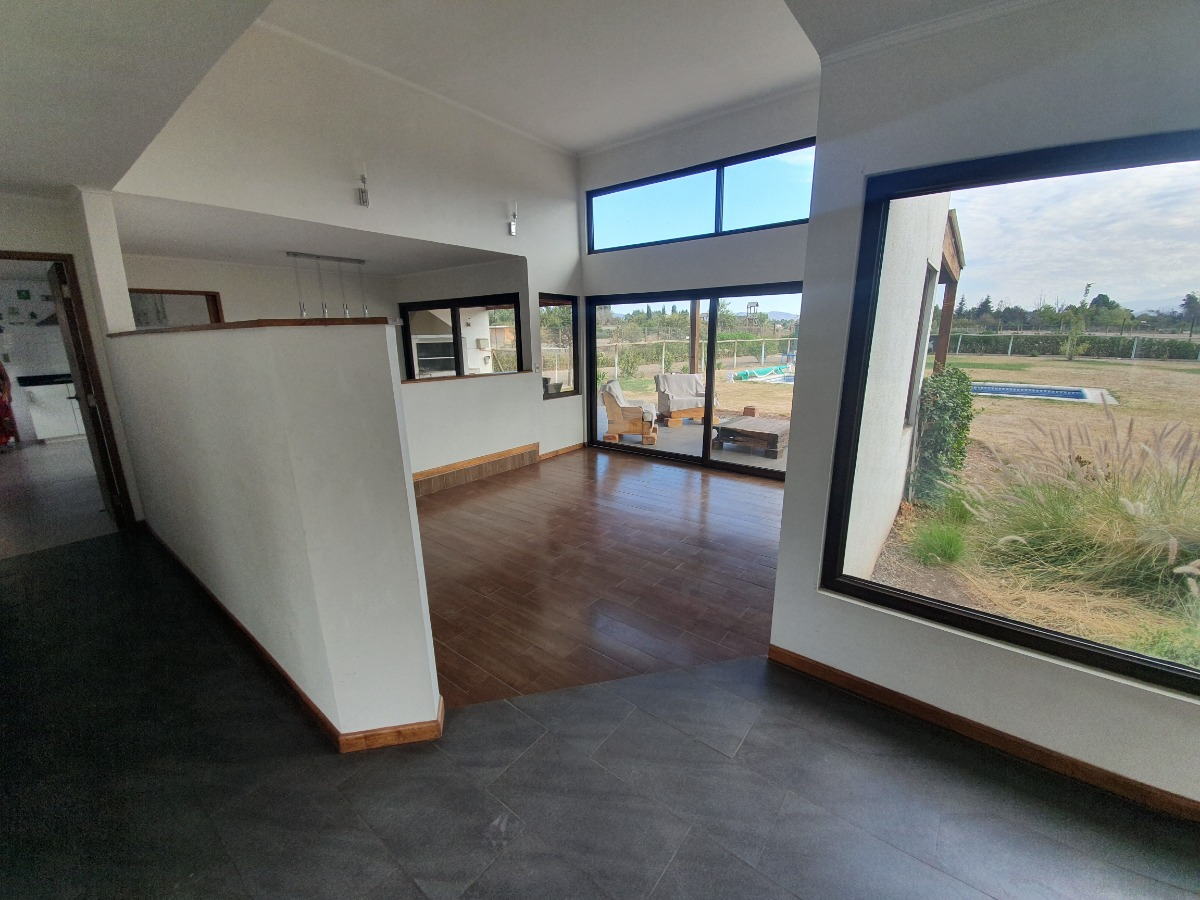 Arriendo Casa NOSP 5D en suite Walk-in cl&oacute;set 5B 10E 1Bd Chicureo - Colina