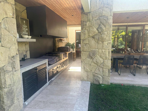 Venta Casa 5D 4B 4E La Dehesa - Lo Barnechea