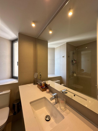 Arriendo Departamento S 2D en suite Walk-in cl&oacute;set 2B 1E Parque Arauco - Las Condes