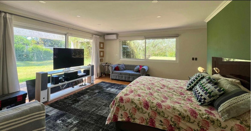 Arriendo Casa 6D en suite Walk-in cl&oacute;set 6B 6E 1B Chicureo - Colina