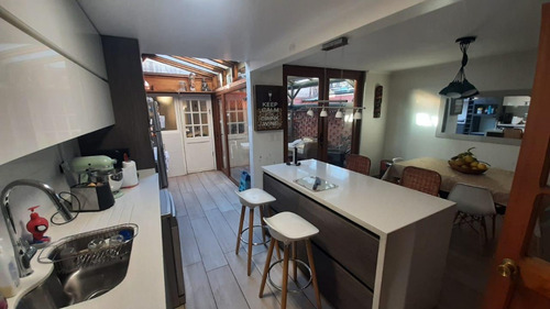 Arriendo Casa 5D en suite 4B 1E Carlos Ossand&oacute;n - La Reina