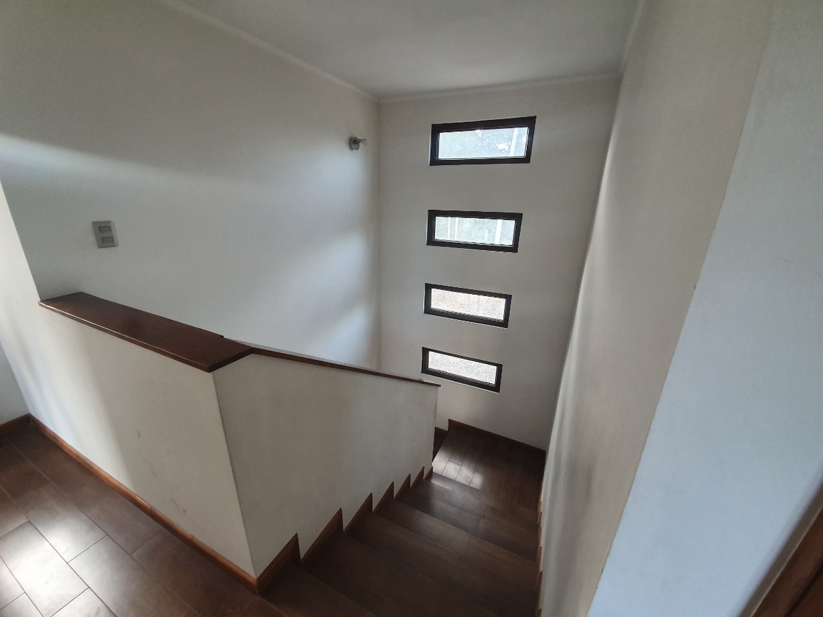 Arriendo Casa NOSP 5D en suite Walk-in cl&oacute;set 5B 10E 1Bd Chicureo - Colina