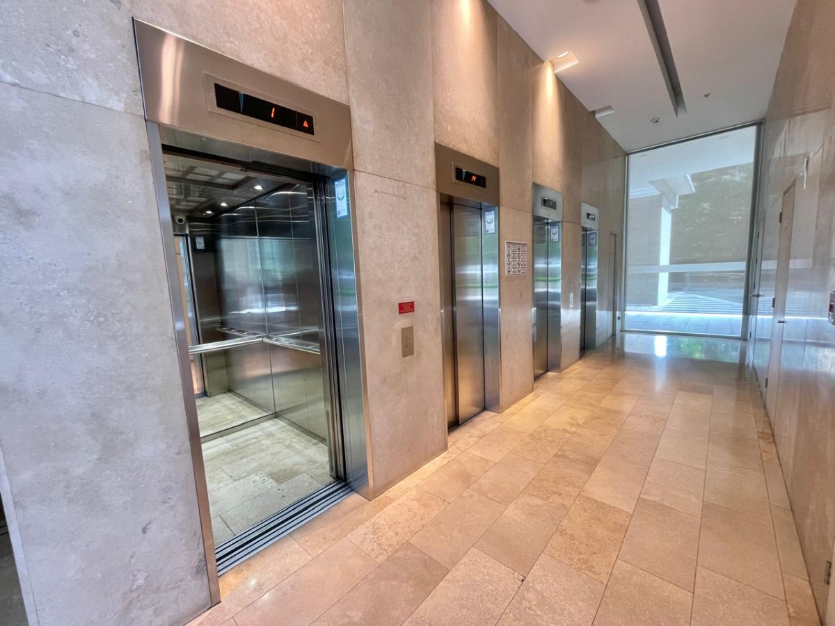 Arriendo Oficina N 2B 2E 1Bd Metro Manquehue - Apumanque - Las Condes