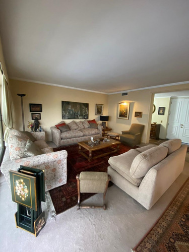 Venta Departamento 4D Walk-in cl&oacute;set 3B 1E 1B Barrio El Golf - Las Condes