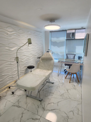 Arriendo Oficina 1B 1E Nueva Las Condes - Las Condes