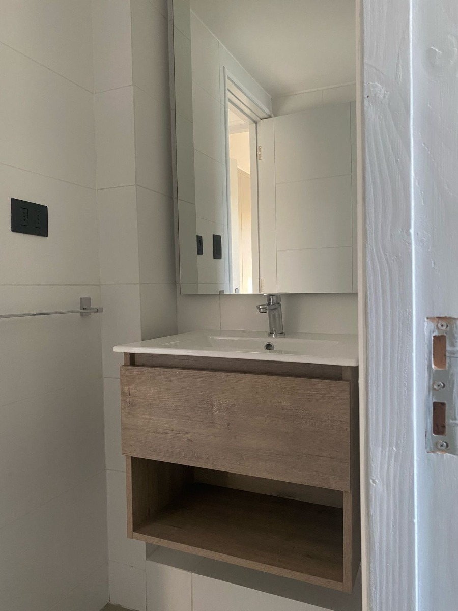 Venta Casa NO 3D en suite Walk-in cl&oacute;set 3B 2E 1Bd Estoril - Las Condes