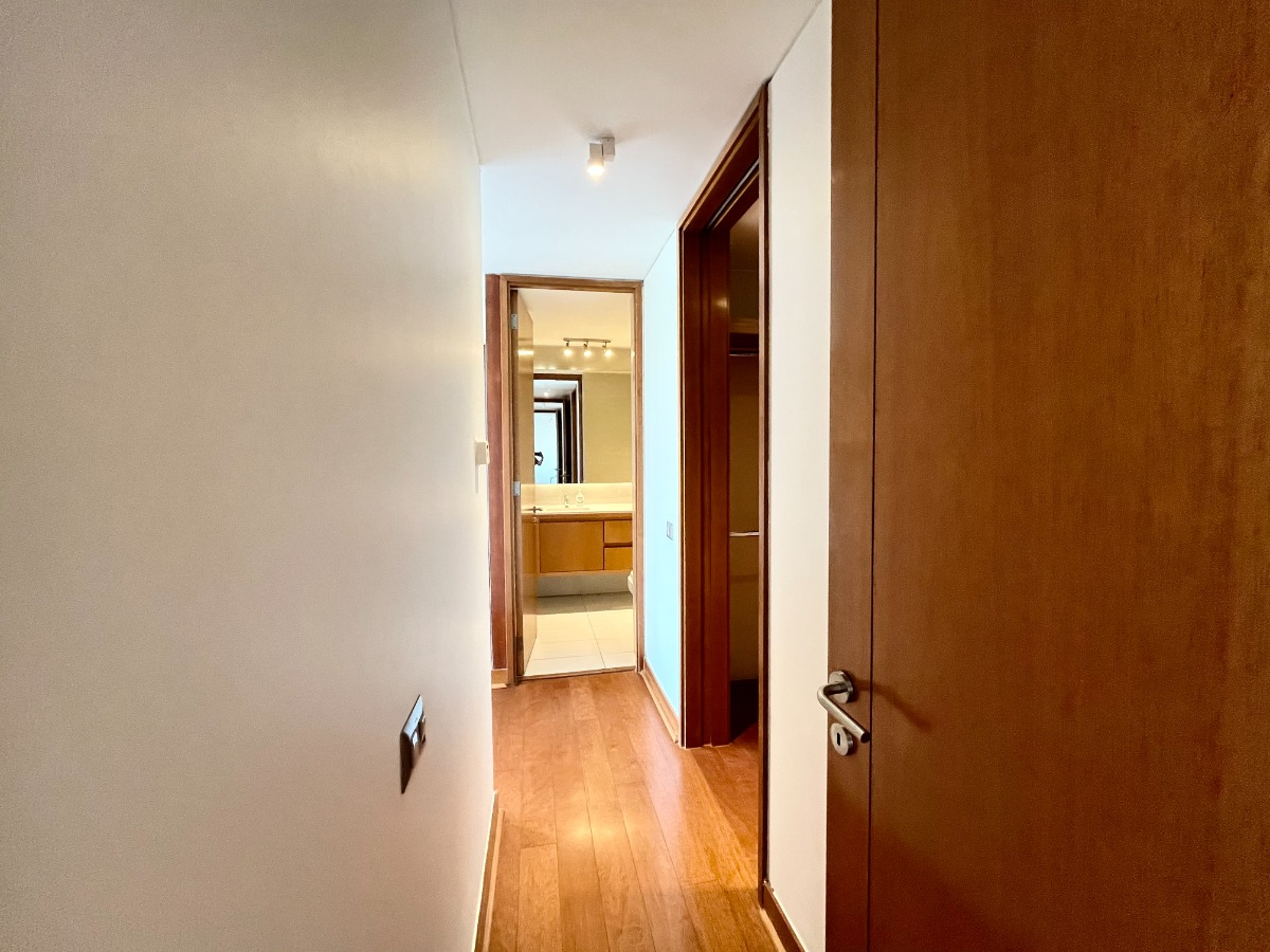 Arriendo Departamento S 4D en suite Walk-in cl&oacute;set 3B 2E 1Bd Barrio El Golf - Las Condes