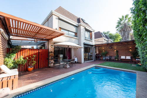 Venta Casa SO 4D en suite Walk-in cl&oacute;set 4B 2E 1B Carlos Ossand&oacute;n - La Reina