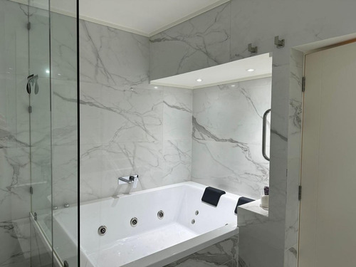 Arriendo Casa 6D en suite Walk-in cl&oacute;set 4B 4E 1B Metro Manquehue - Apumanque - Las Condes