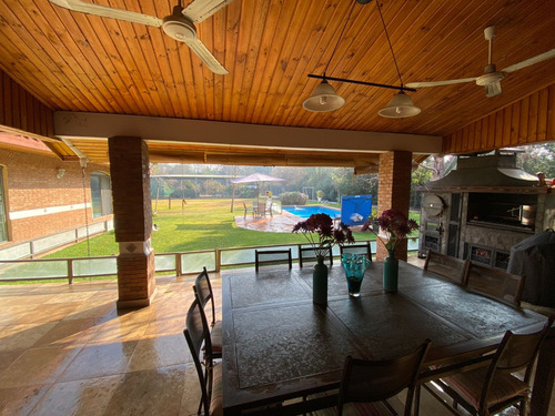 Venta Casa NOSP 5D en suite Walk-in cl&oacute;set 5B 10E 1B Chicureo - Colina