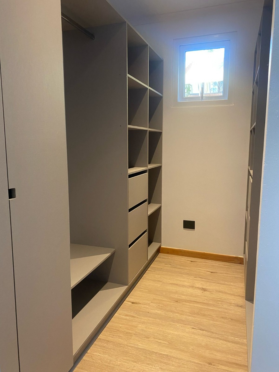 Venta Casa NO 3D en suite Walk-in cl&oacute;set 3B 2E 1Bd Estoril - Las Condes