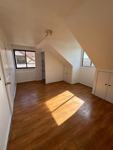 Arriendo Casa NO 4D en suite Walk-in cl&oacute;set 3B 1E San Carlos de Apoquindo - Las Condes