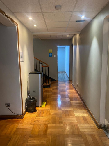 Arriendo Oficina 5B 6E Barrio Italia - Providencia