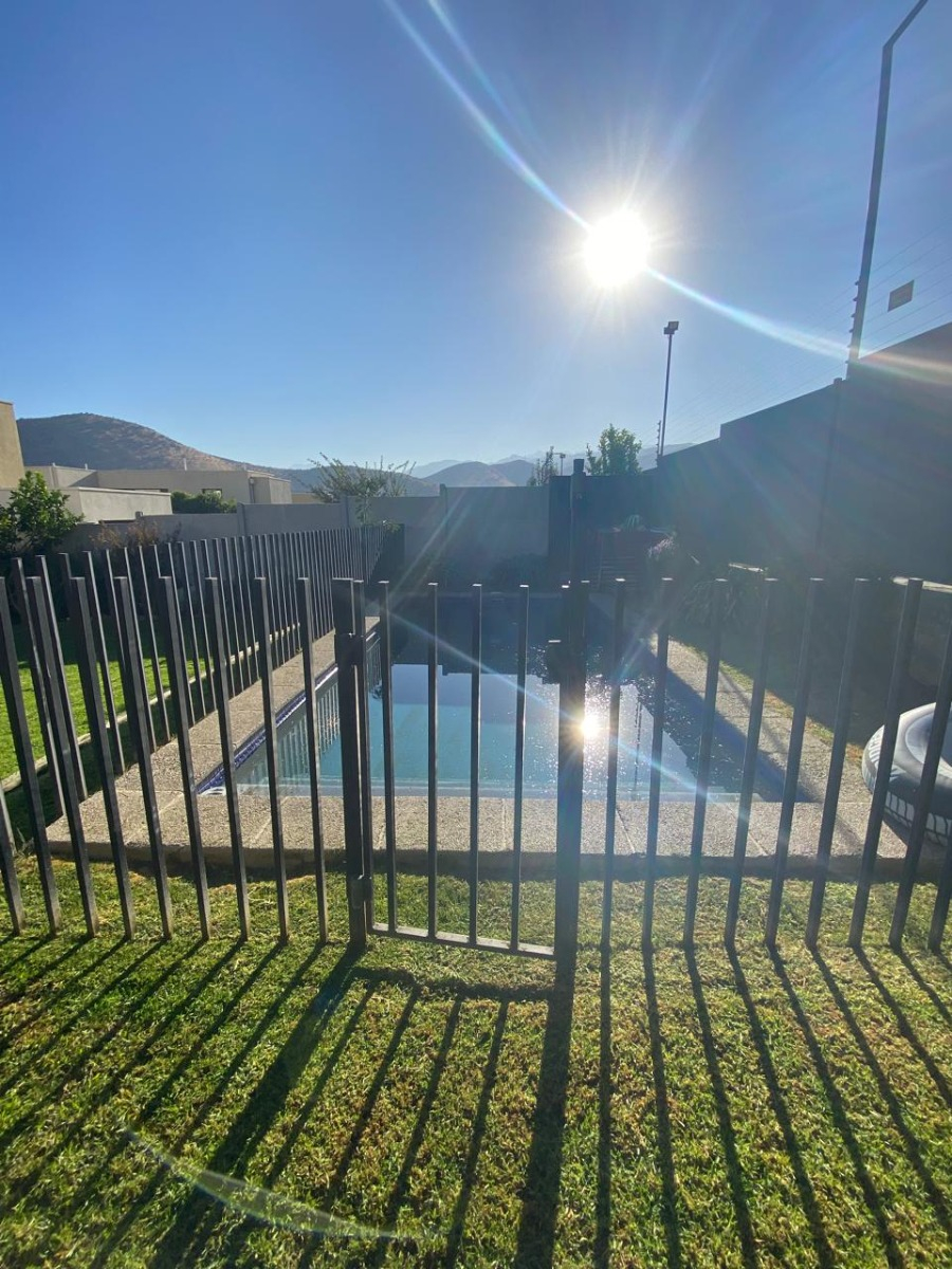 Venta Casa NO 4D en suite Walk-in cl&oacute;set 4B 2E 1Bd Chicureo - Colina