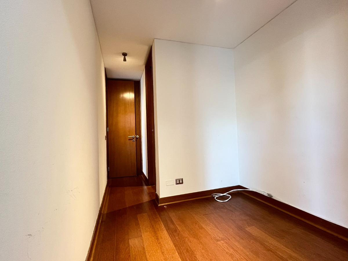Arriendo Departamento S 4D en suite Walk-in cl&oacute;set 3B 2E 1Bd Barrio El Golf - Las Condes