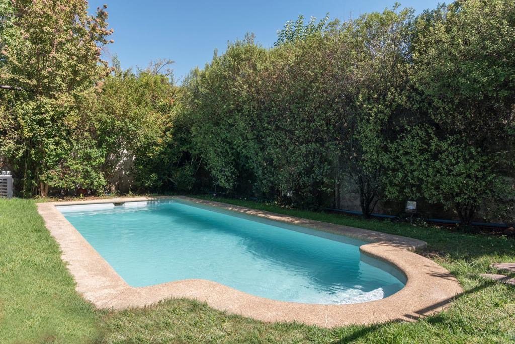 Venta Casa NOSP 5D en suite Walk-in cl&oacute;set 6B 3E 2Bd Los Dominicos - Las Condes