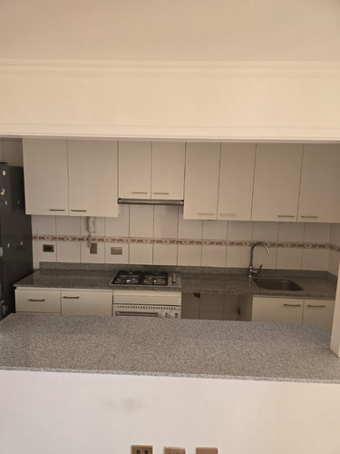 Arriendo Departamento 2D en suite 2B 1E 1B Borde R&iacute;o - Casa Piedra - Vitacura