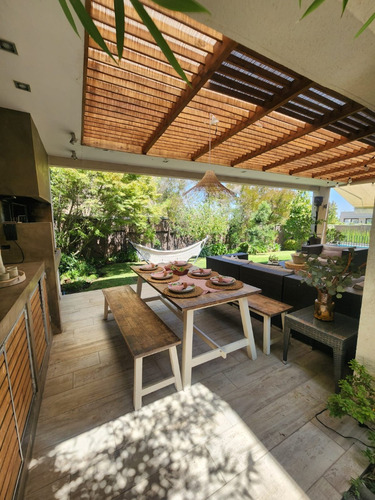 Venta Casa 5D en suite Walk-in cl&oacute;set 4B 3E 1B La Reina Alta - La Reina