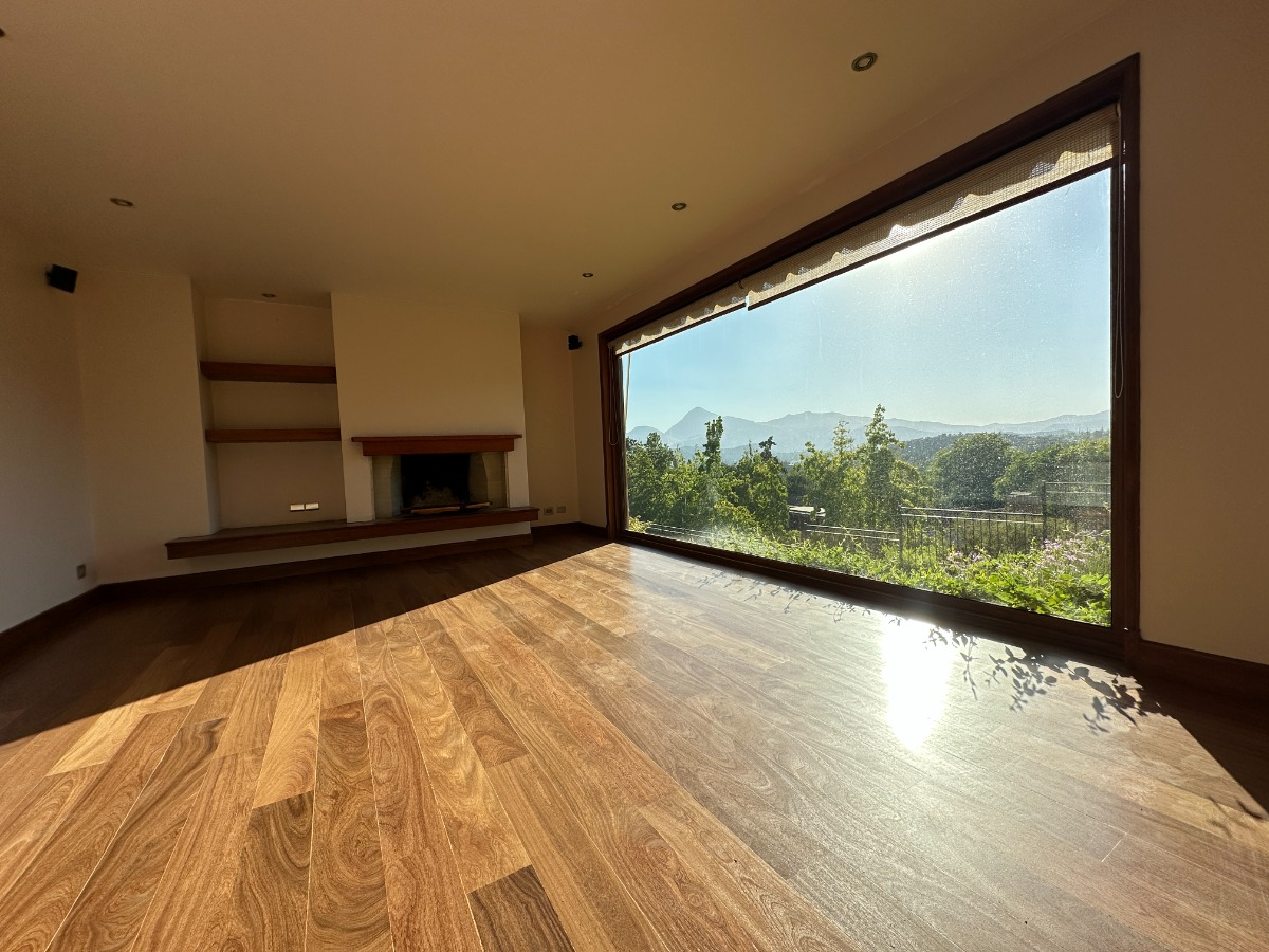 Venta Casa NO 5D en suite Walk-in cl&oacute;set 5B 5E 3Bd El Huinganal - Lo Barnechea