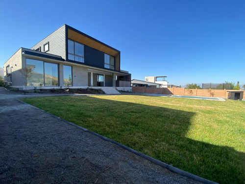 Arriendo Casa 5D 5B 3E 1B Chicureo - Colina