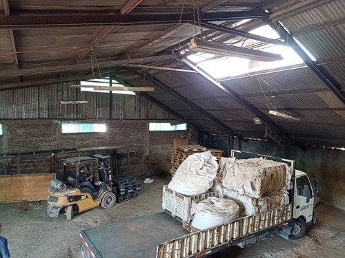  Galp&oacute;n Industrial Con Oficinas Administrativas En La Granja